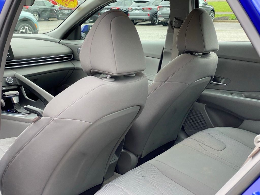 2024 Hyundai ELANTRA SE