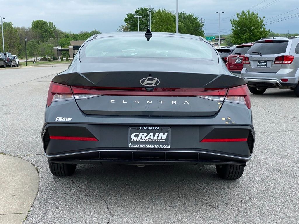 2026 Hyundai ELANTRA SE
