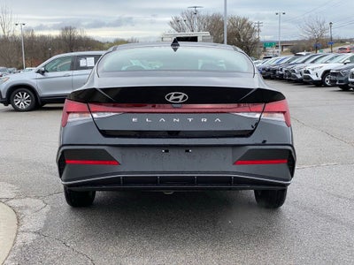 2026 Hyundai ELANTRA SE
