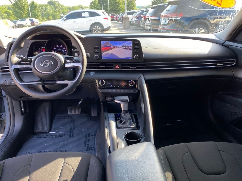 2022 Hyundai ELANTRA SEL