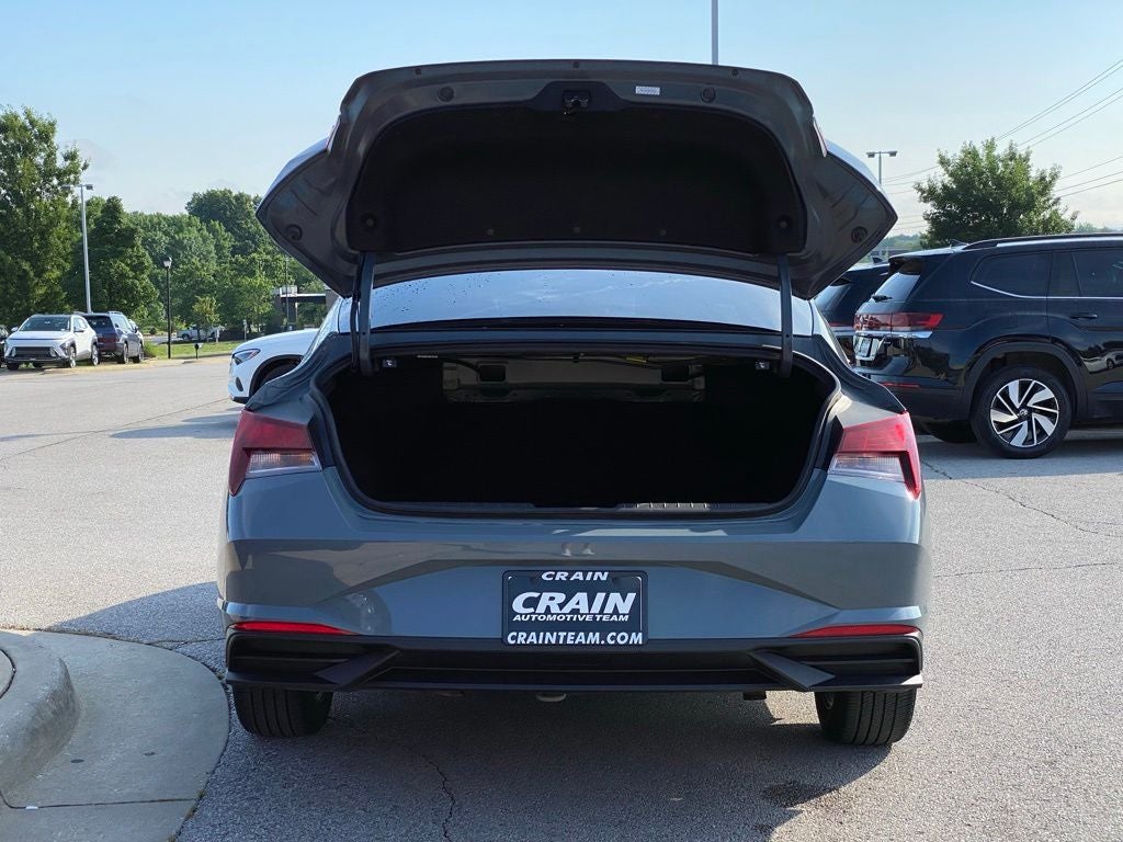 2022 Hyundai ELANTRA SEL