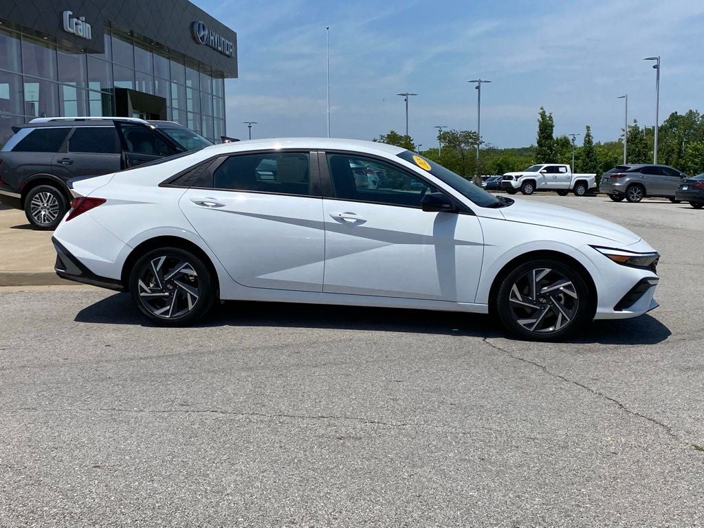 2025 Hyundai ELANTRA SEL Sport