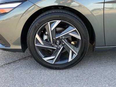 2025 Hyundai ELANTRA SEL Sport