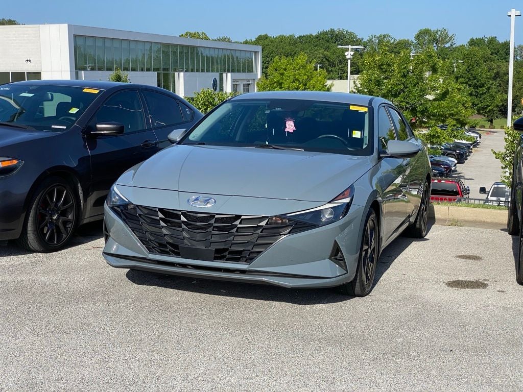 2022 Hyundai ELANTRA SEL
