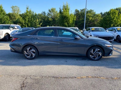 2024 Hyundai ELANTRA SEL