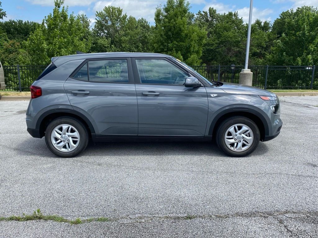 2022 Hyundai VENUE SE