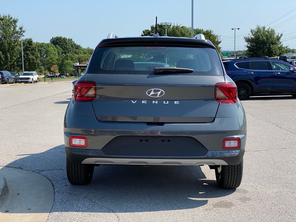 2026 Hyundai VENUE SEL W/Two-Tone Roof