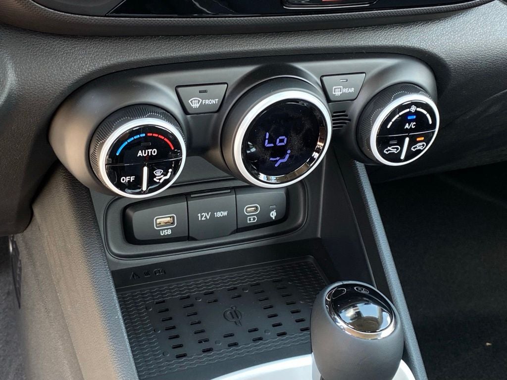 2026 Hyundai VENUE SEL W/Two-Tone Roof