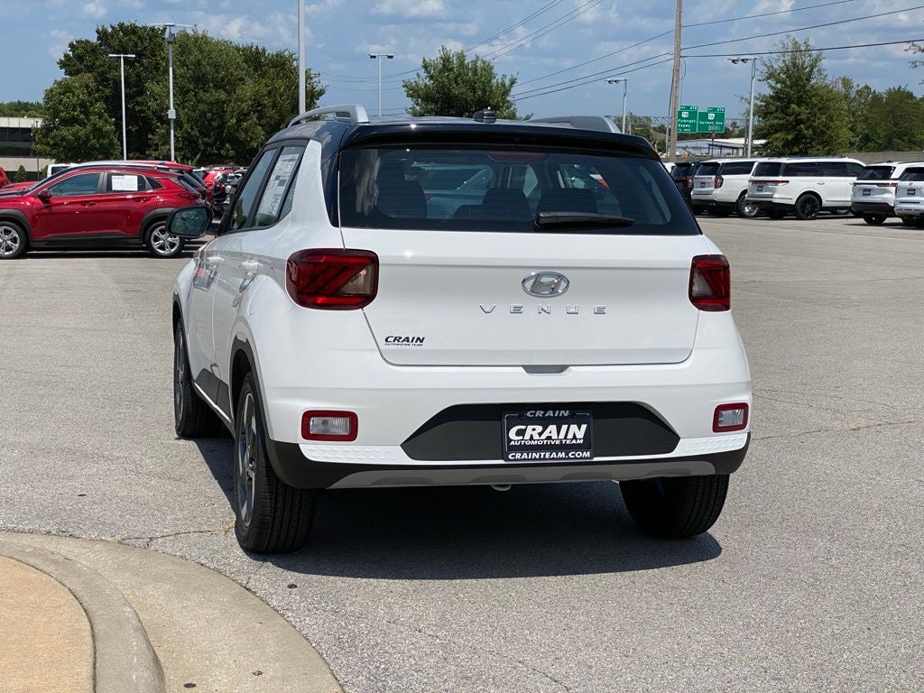 2026 Hyundai VENUE SEL W/Two-Tone Roof