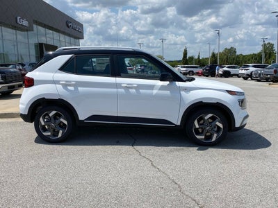2026 Hyundai VENUE SEL W/Two-Tone Roof