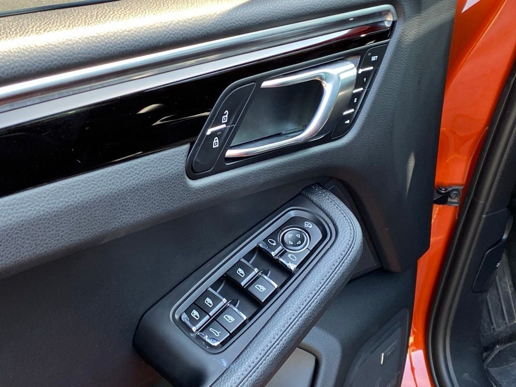 2022 Porsche Macan Base
