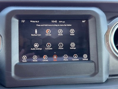 2019 Jeep Wrangler Unlimited Sahara APPLE CAR PLAY / CLEAN CARFAX/ 1 OWNER