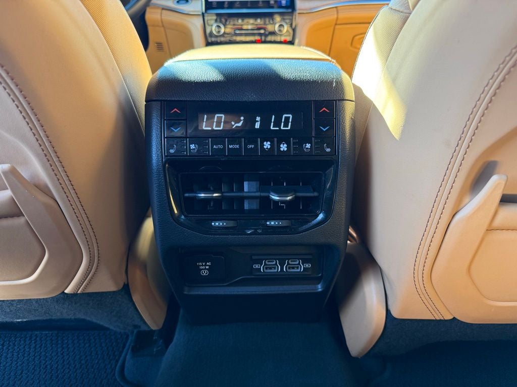 2022 Jeep Grand Cherokee Summit TECH GROUP 5