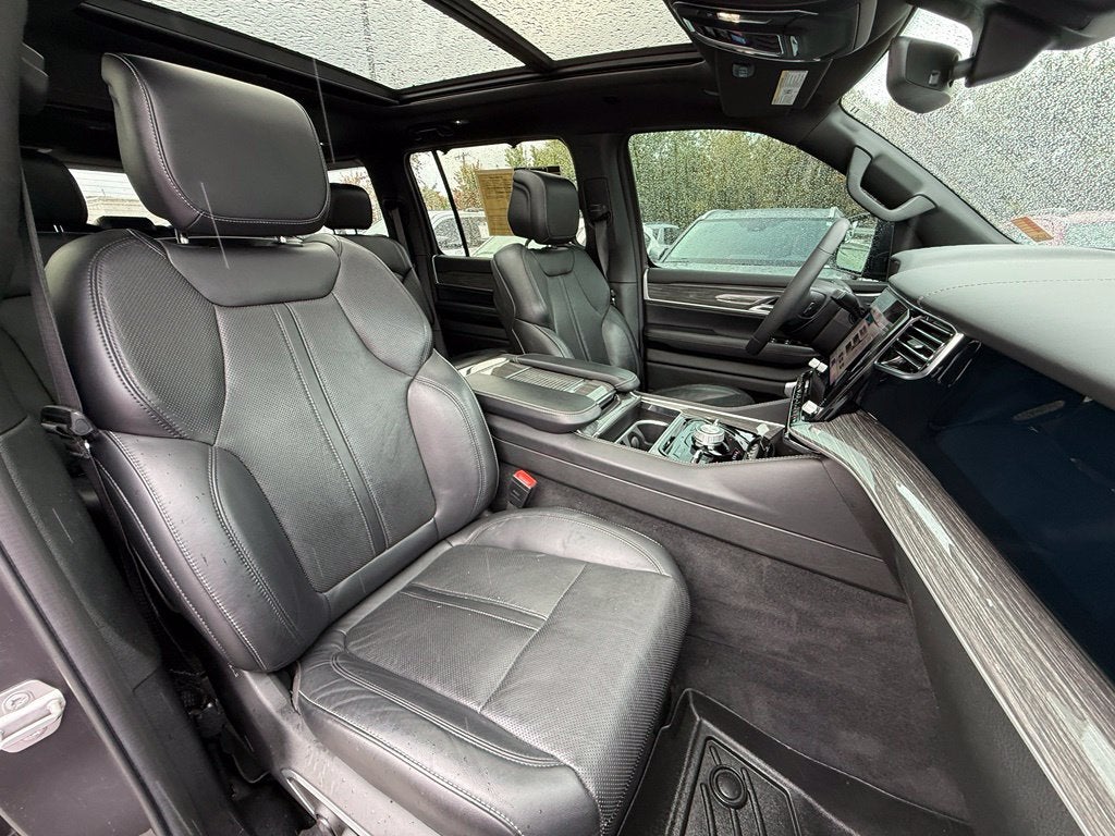 2022 Jeep Wagoneer Series III - 4WD / PANORAMIC SUNROOF / CLEAN CARFAX