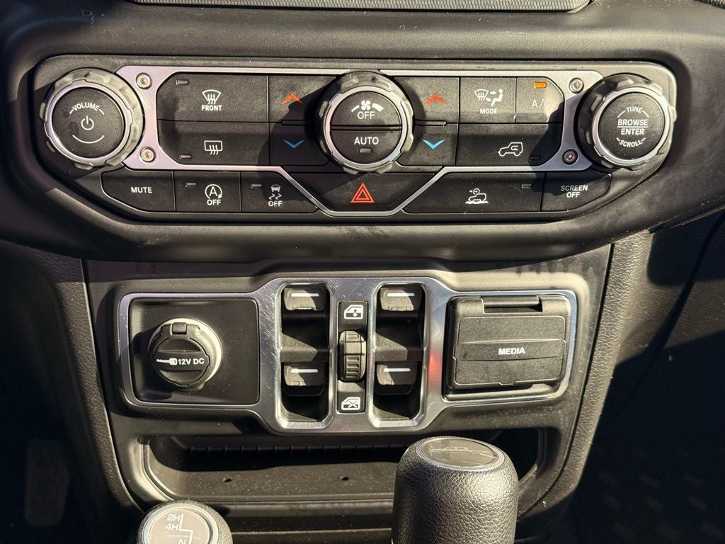 2021 Jeep Gladiator Sport OFF ROAD READY / LIFT WHEELS AND TIRES