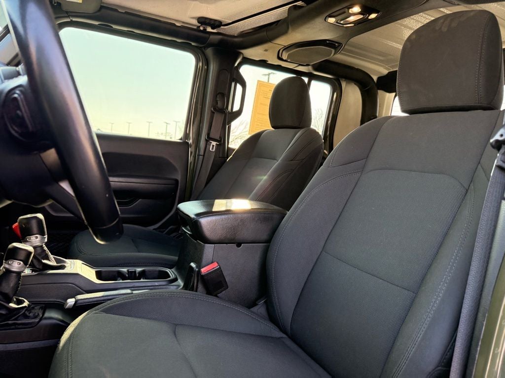 2021 Jeep Gladiator Sport OFF ROAD READY / LIFT WHEELS AND TIRES