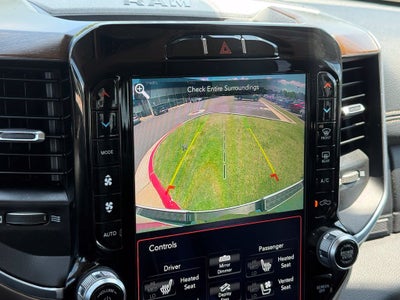 2021 RAM 1500 Laramie - 4WD / PANORAMIC SUNROOF / CLEAN CARFAX