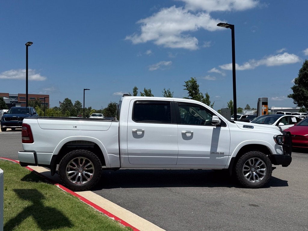 2021 RAM 1500 Laramie - 4WD / PANORAMIC SUNROOF / CLEAN CARFAX