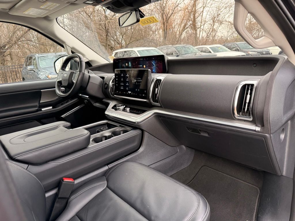 2025 Ford Expedition Platinum 4WD