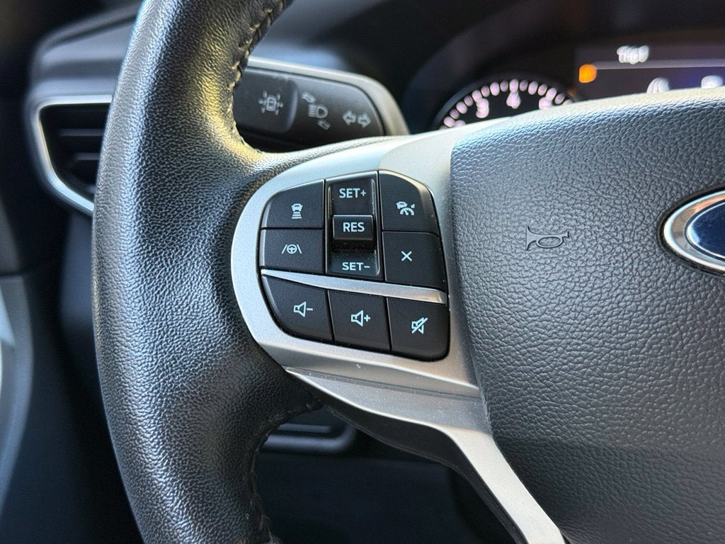 2022 Ford Explorer XLT - PANORAMIC SUNROOF / CLEAN CARFAX