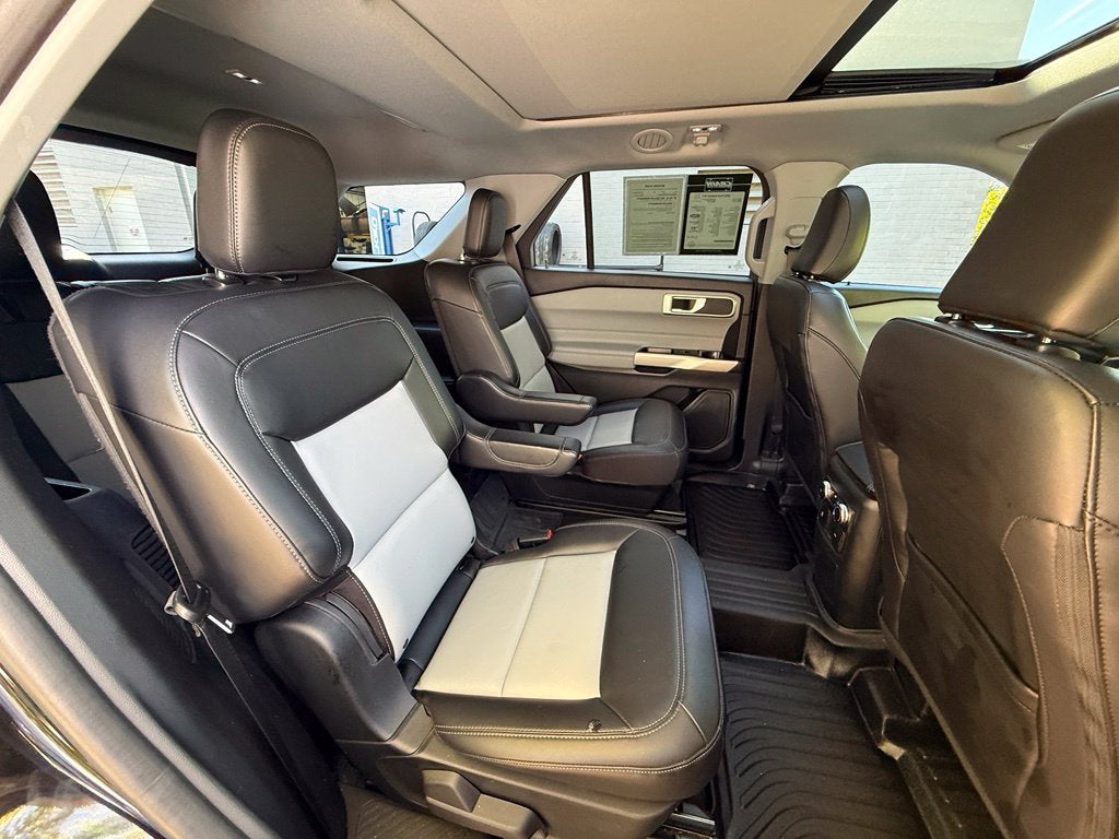 2022 Ford Explorer XLT - PANORAMIC SUNROOF / CLEAN CARFAX