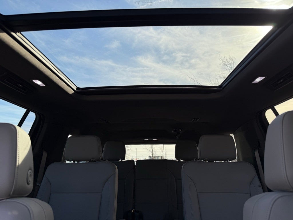 2023 Chevrolet Suburban Z71 2ND ROW BUCKET