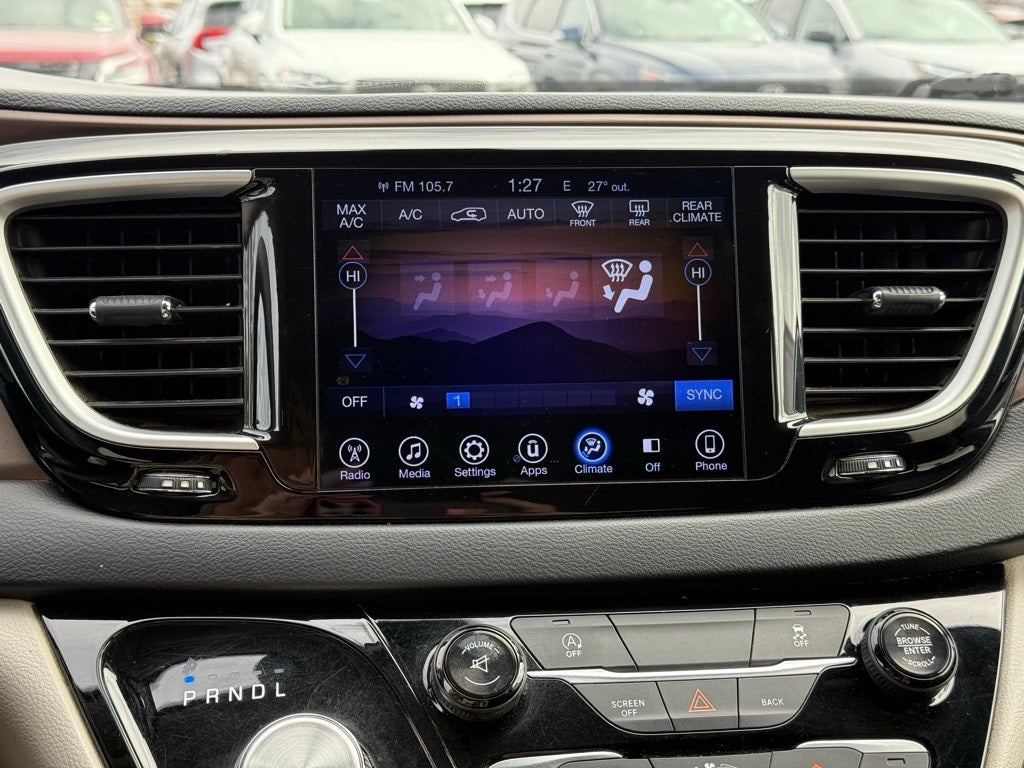 2017 Chrysler Pacifica Touring L LOW PRICED VAN!