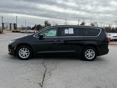 2017 Chrysler Pacifica Touring L LOW PRICED VAN!
