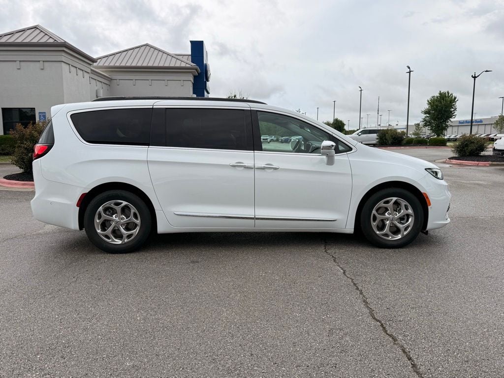 2022 Chrysler Pacifica Limited SOCCER MOM EDITION