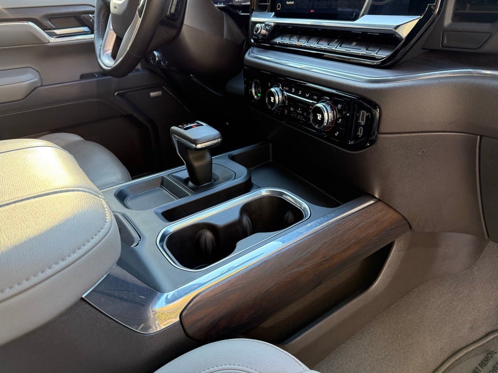 2023 GMC Sierra 1500 SLT BOSE / V8 / 1-OWNER CARFAX