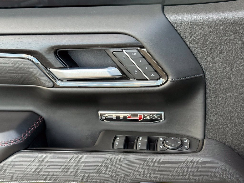 2025 GMC Sierra 1500 AT4X - 4WD / SUNROOF / CLEAN CARFAX