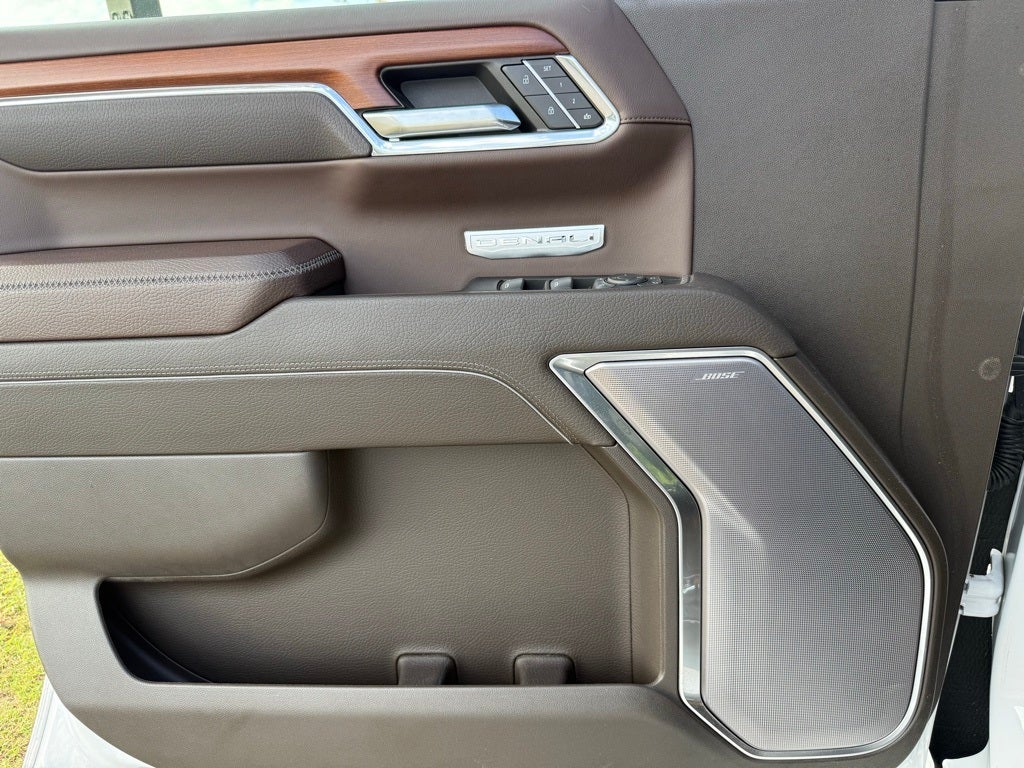 2023 GMC Sierra 1500 Denali V8 / 4x4 / 1-OWNER CLEAN CARFAX