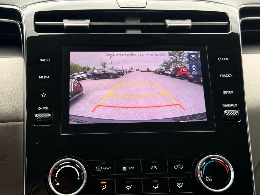 2022 Hyundai TUCSON SE