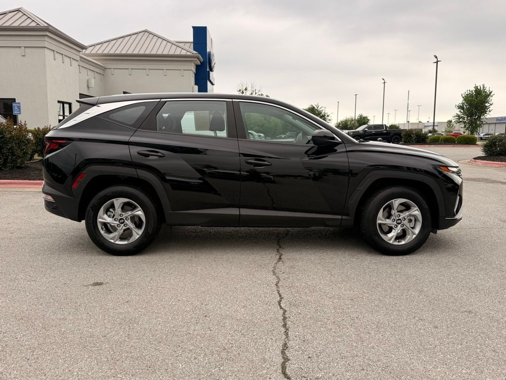 2022 Hyundai TUCSON SE