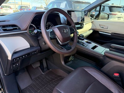 2024 Toyota Sienna Platinum 7 Passenger