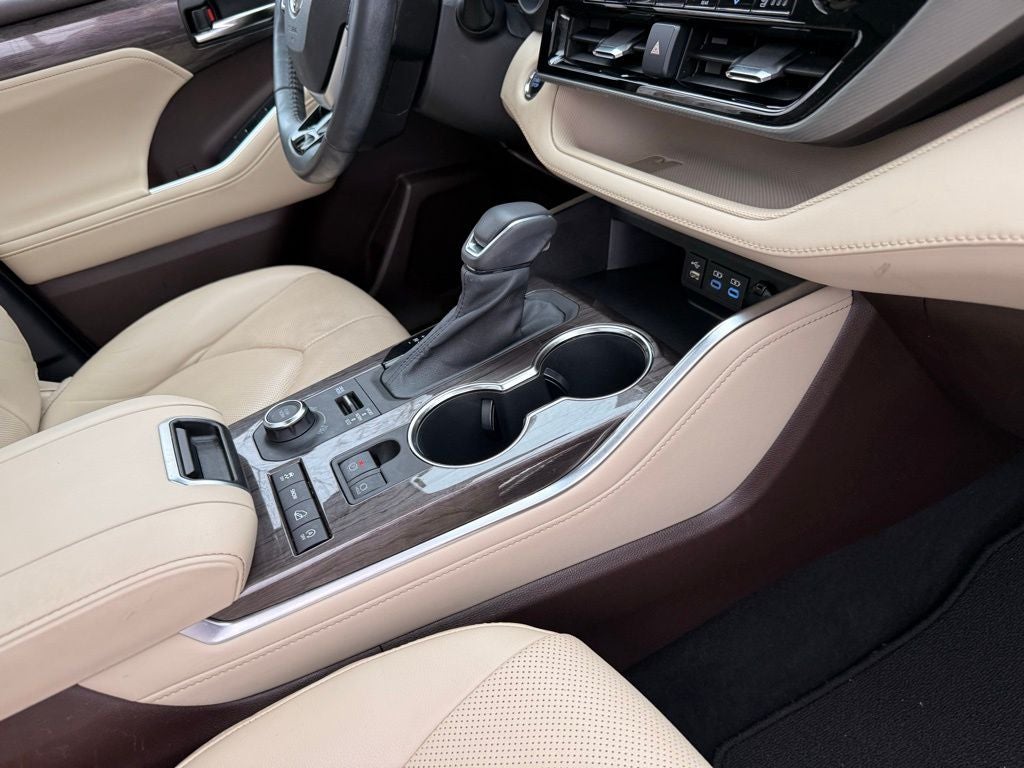 2022 Toyota Highlander Platinum