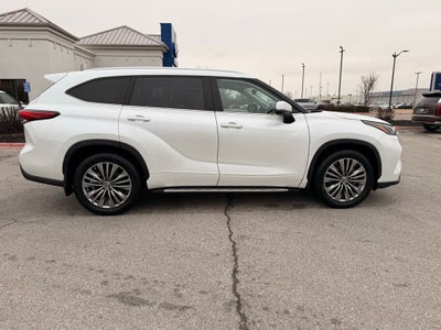 2022 Toyota Highlander Platinum