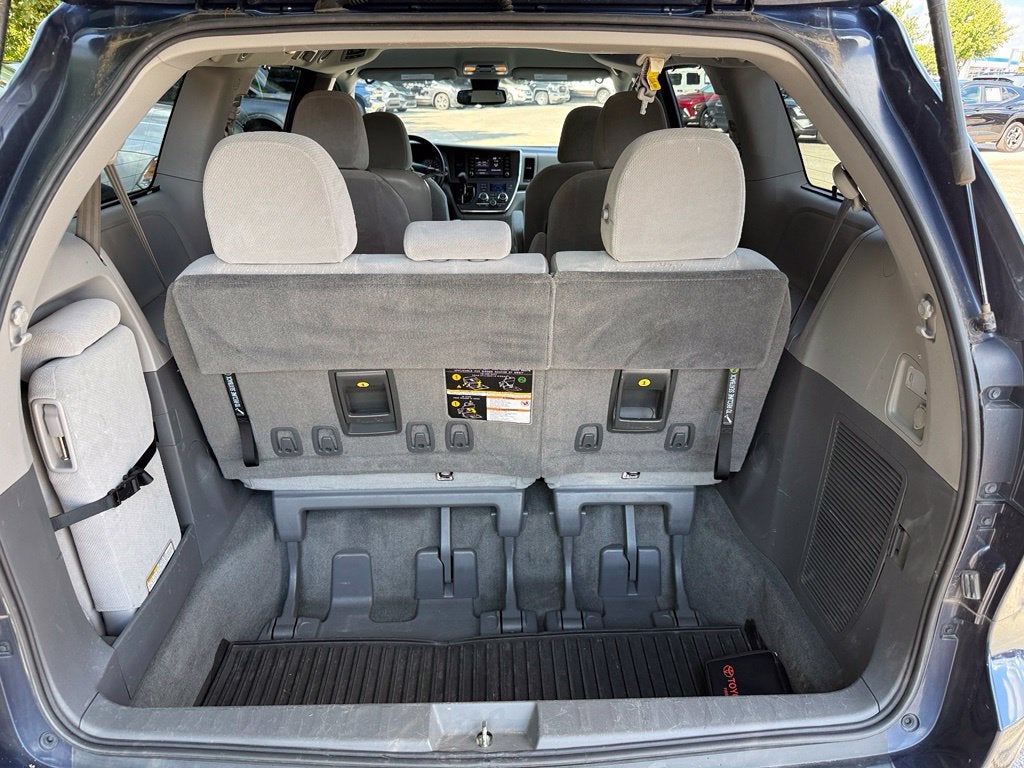 2018 Toyota Sienna LE 8 Passenger