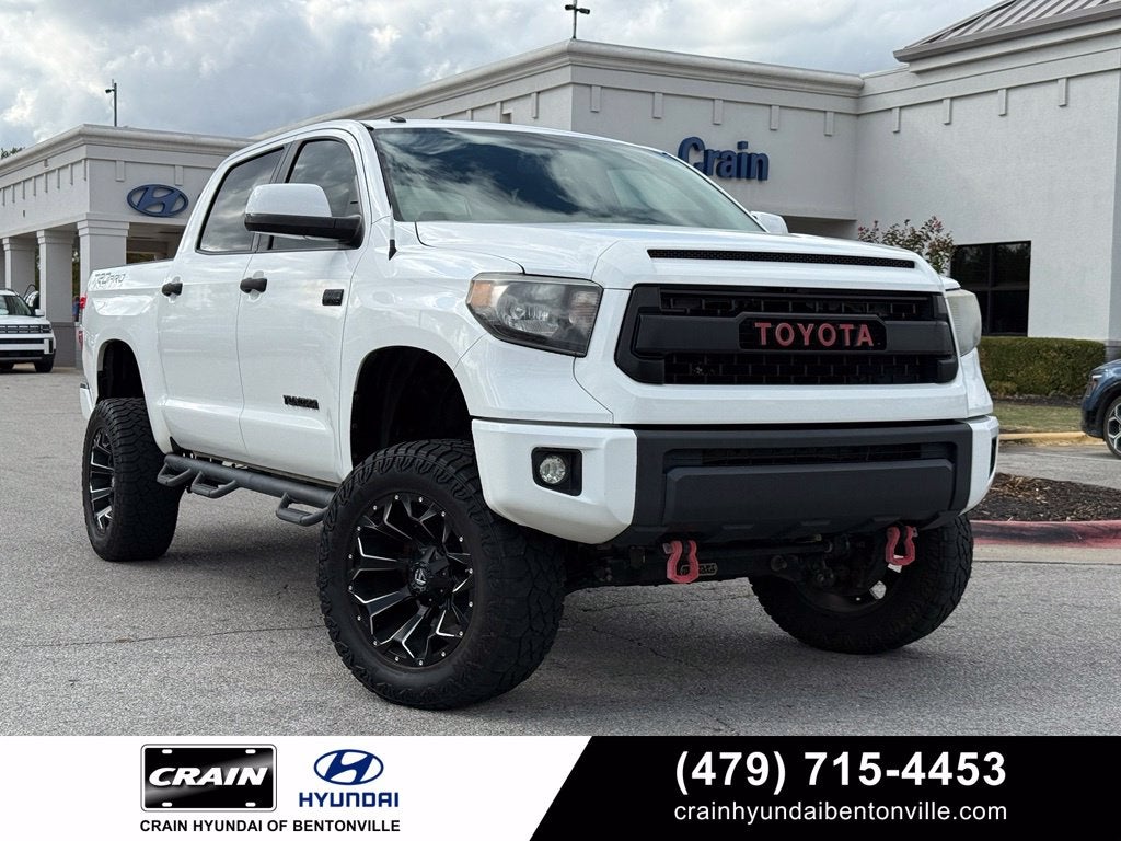 2017 Toyota Tundra TRD Pro - 4WD / 8" LIFT! / CLEAN CARFAX
