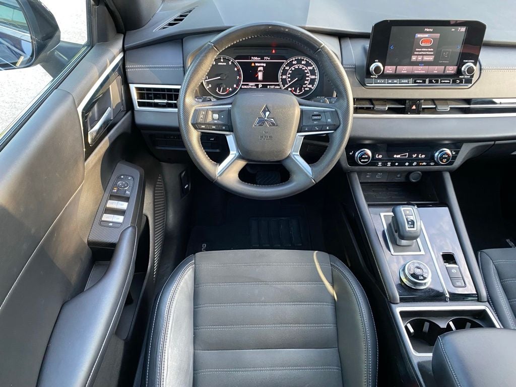 2022 Mitsubishi Outlander SE LOW MILES