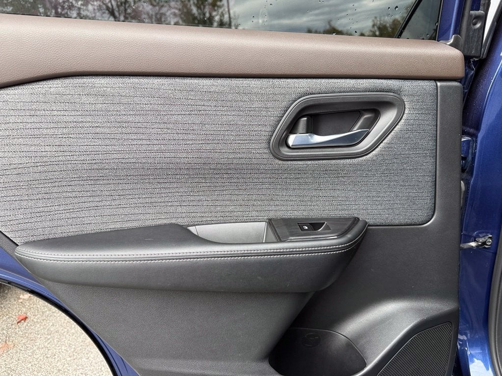 2023 Nissan Rogue SV - AWD / CLEAN CARFAX