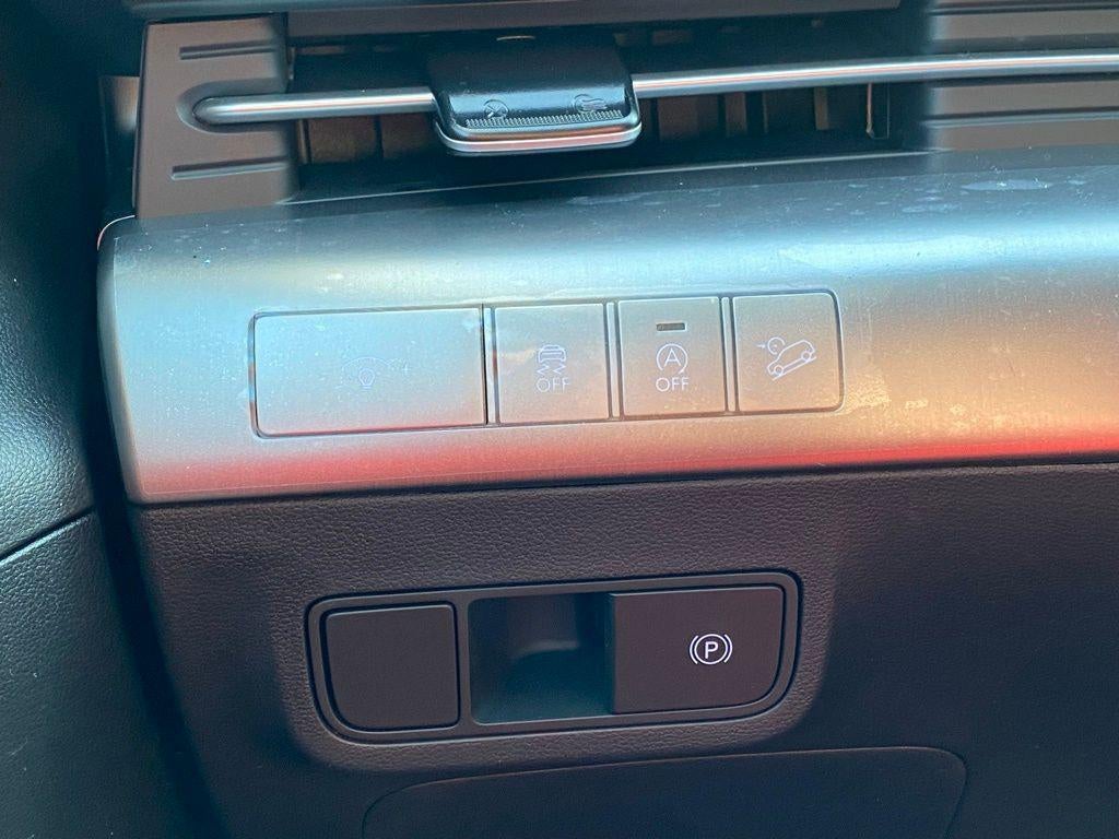 2026 Hyundai KONA SE FWD