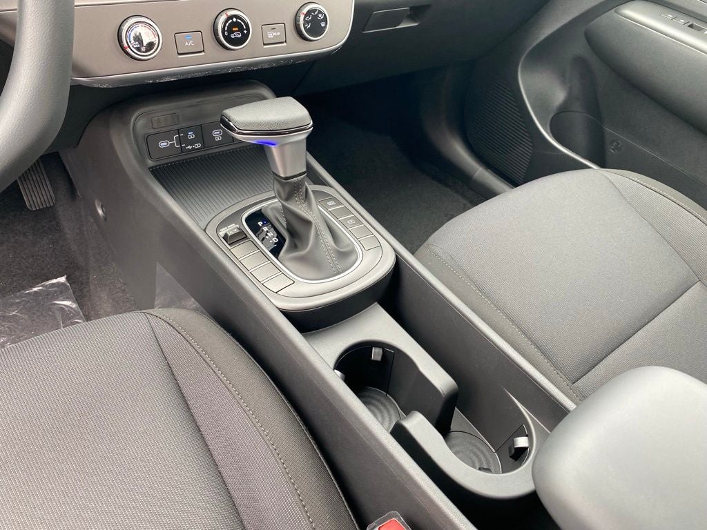 2027 Hyundai KONA SE