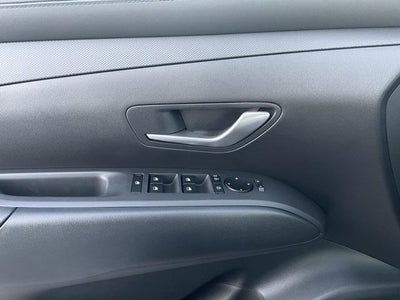 2025 Hyundai TUCSON SE FWD
