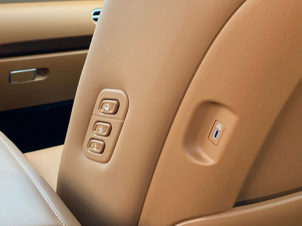 2027 Hyundai PALISADE SEL 7 Passenger