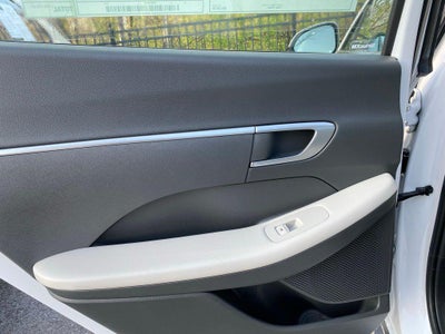 2025 Hyundai SONATA SE