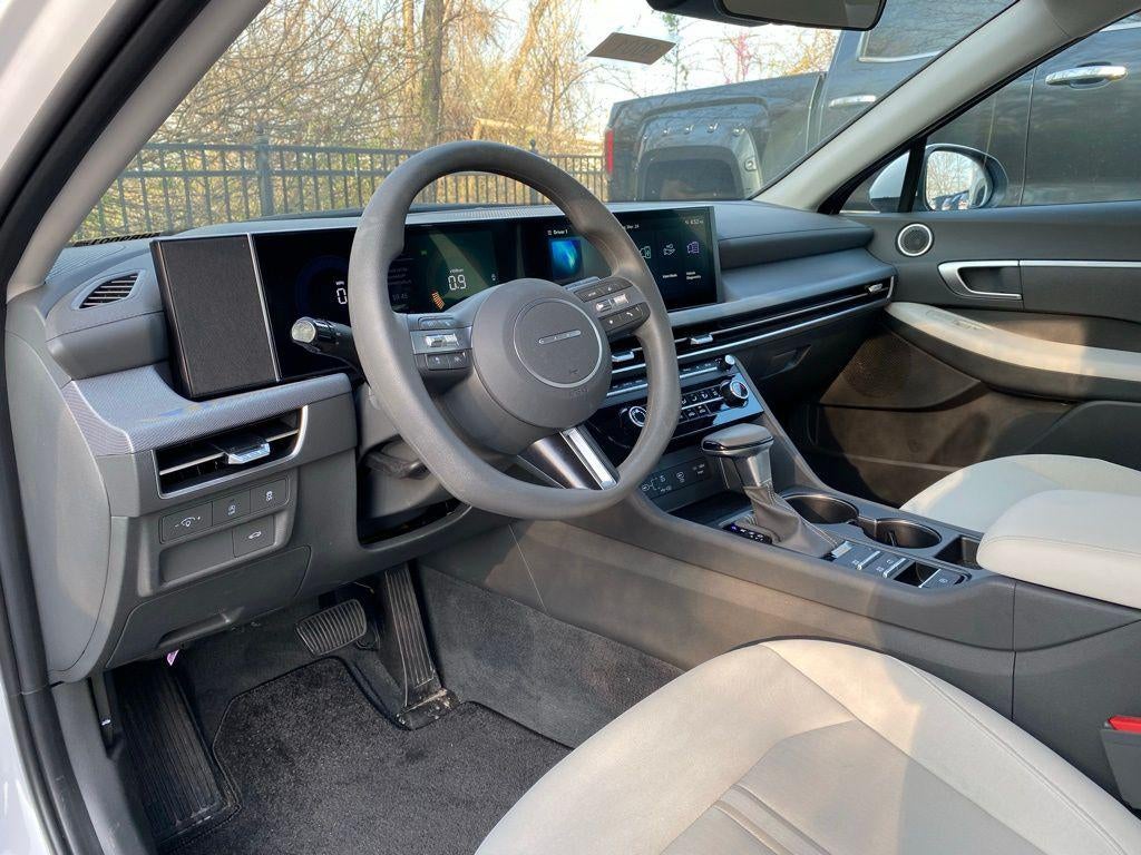 2025 Hyundai SONATA SE