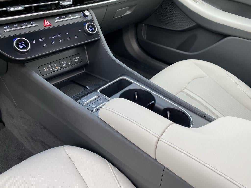 2026 Hyundai SONATA HYBRID SEL