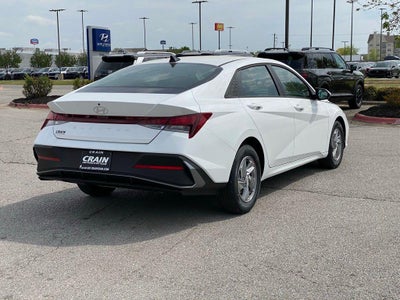2026 Hyundai ELANTRA SE