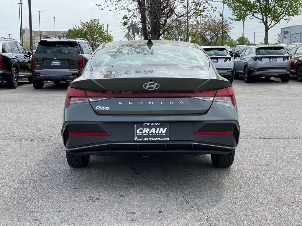 2026 Hyundai ELANTRA SE